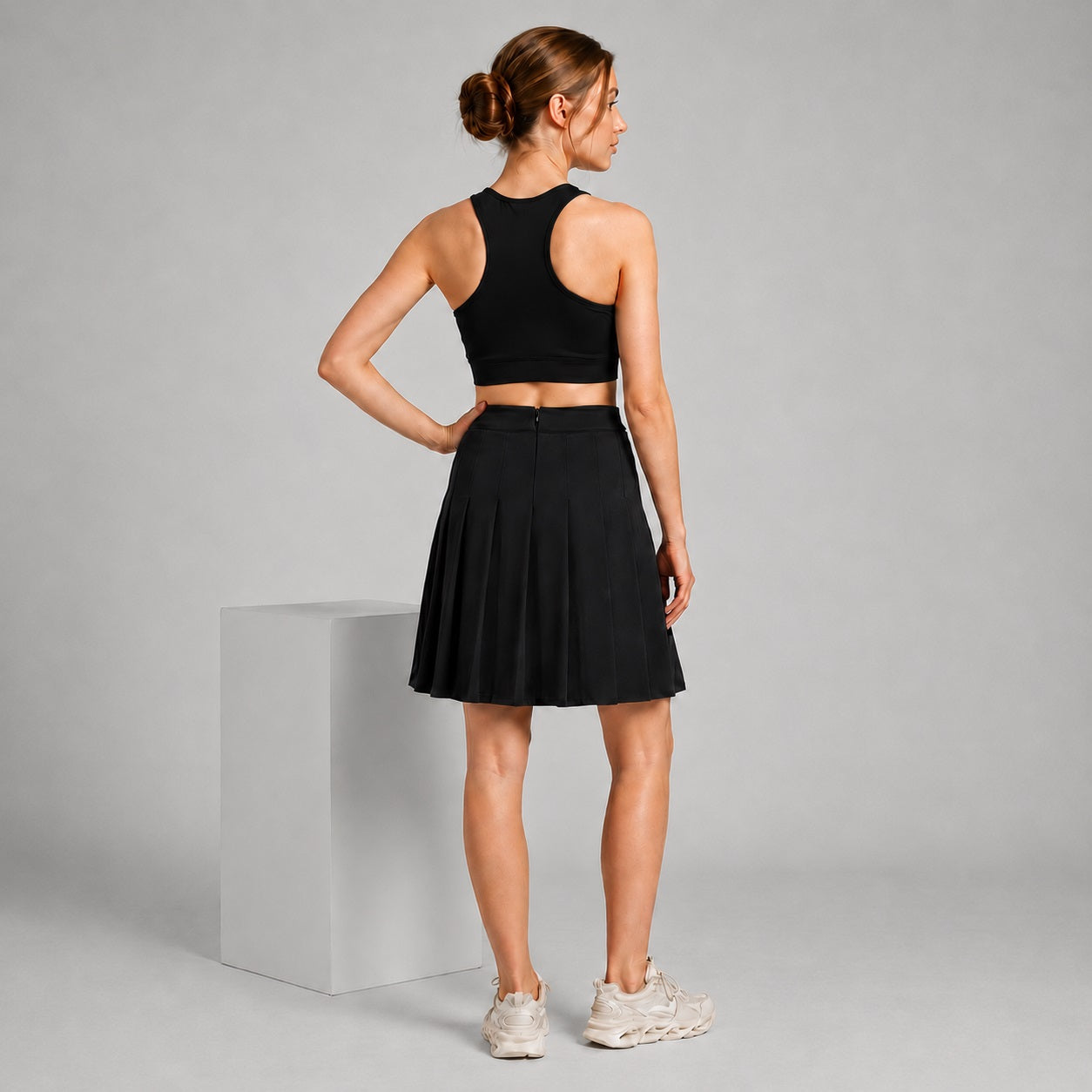 GVV Women's Racerback Sports Bra - Black